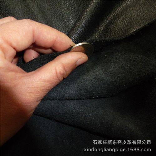 黑色整张小荔枝纹牛皮皮料 压纹花皮真皮革面料 现货